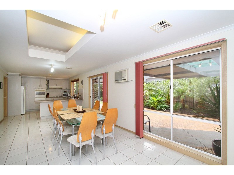 4 Beckwith Court, Taylors Lakes VIC 3038