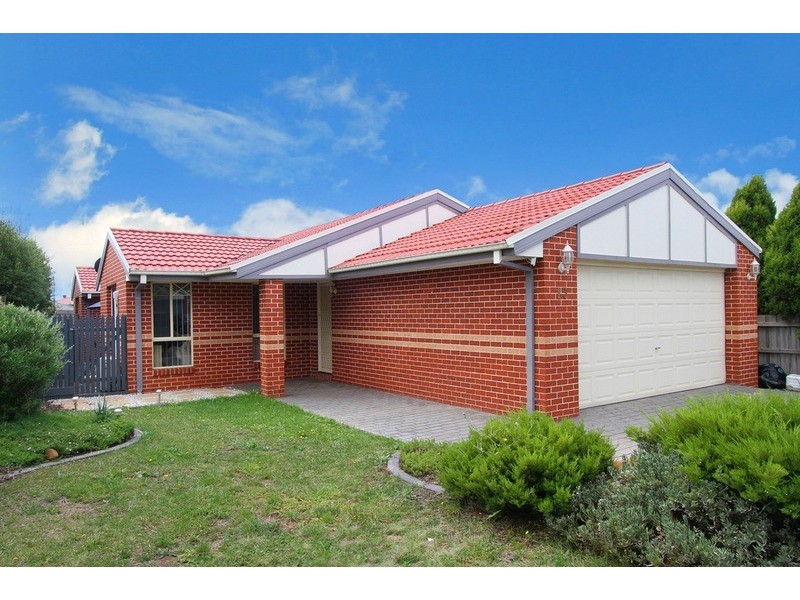 13 Berthon Crescent, Hillside VIC 3037