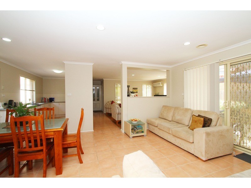 13 Berthon Crescent, Hillside VIC 3037