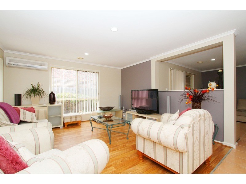 13 Berthon Crescent, Hillside VIC 3037