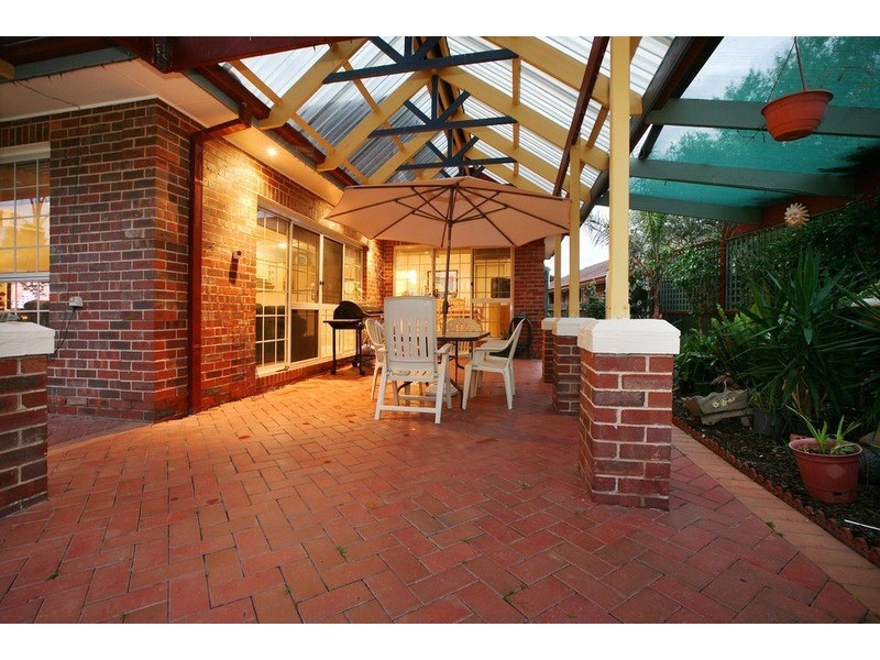 32 Lionheart Avenue, Taylors Lakes VIC 3038