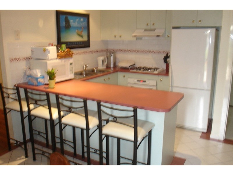 2/13 Chatterton Drive, Delahey VIC 3037