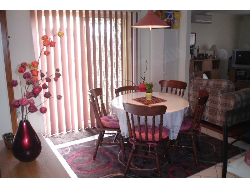 2/13 Chatterton Drive, Delahey VIC 3037