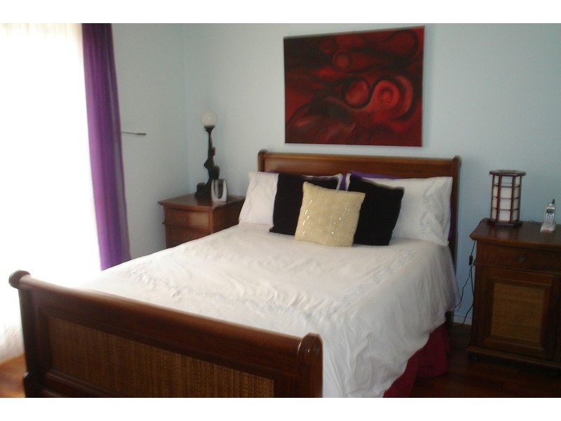 2/13 Chatterton Drive, Delahey VIC 3037