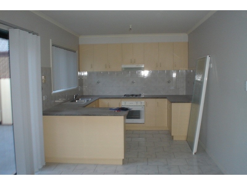 2/12 Marylou Court, Delahey VIC 3037