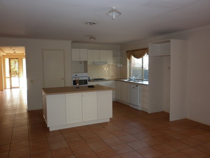 21 Roadhouse Wynd, Sydenham VIC 3037