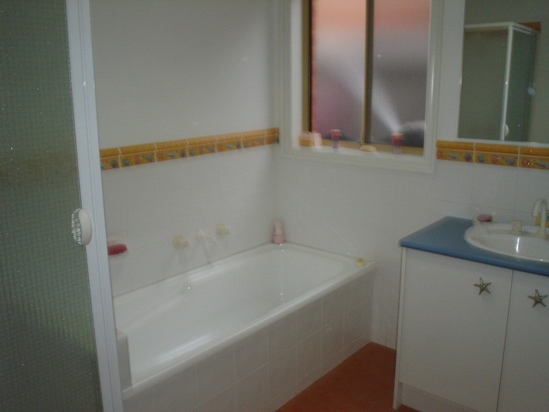 4 Flame Close, Delahey VIC 3037