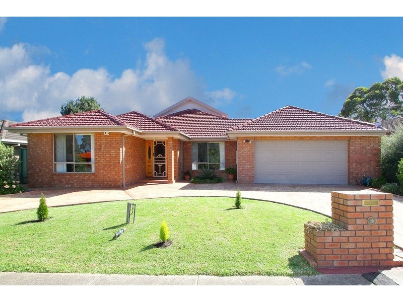 3 Angourie Crescent, Taylors Lakes VIC 3038