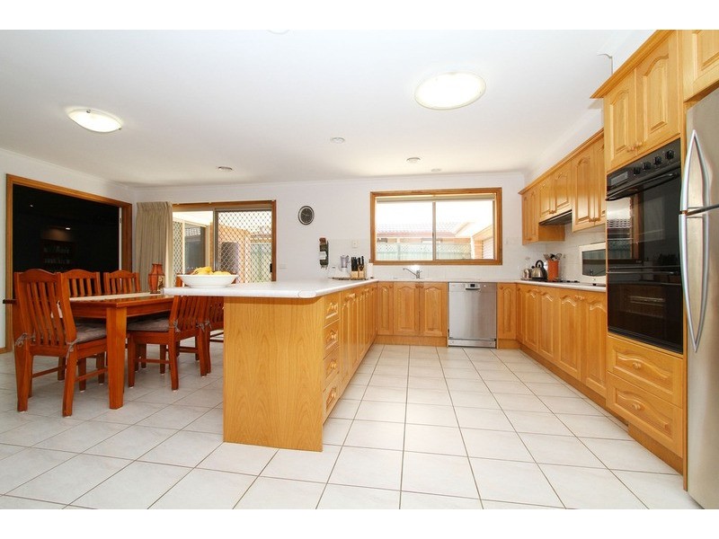 3 Angourie Crescent, Taylors Lakes VIC 3038