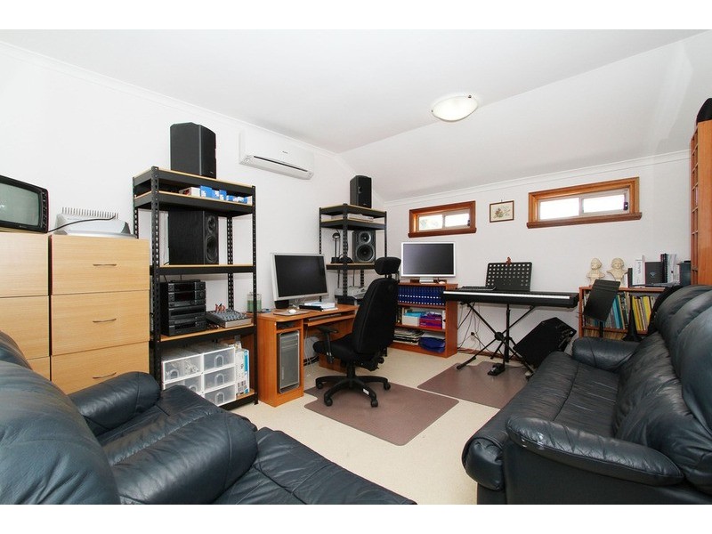 3 Angourie Crescent, Taylors Lakes VIC 3038