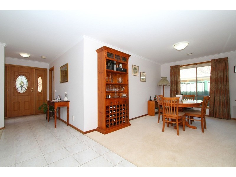 3 Angourie Crescent, Taylors Lakes VIC 3038