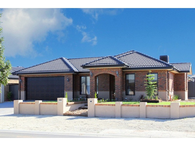 24 Melfin Drive, Hillside VIC 3037