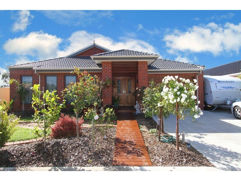 24 Highwood Drive, Hillside VIC 3037