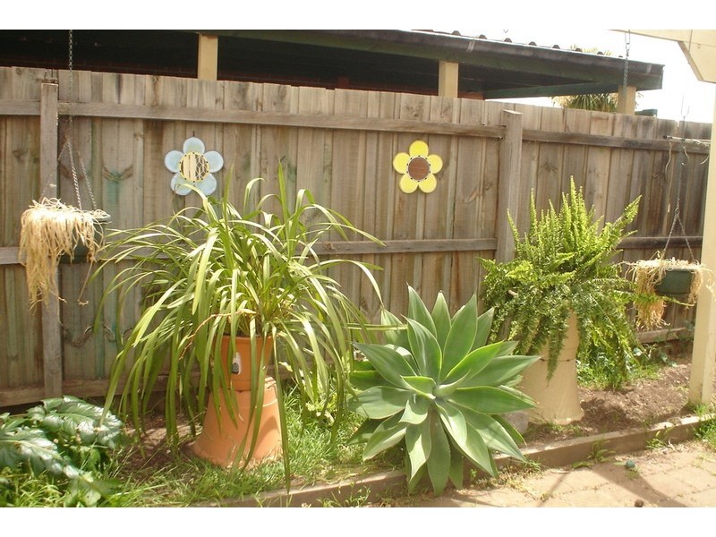 2/13 Chatterton Drive, Delahey VIC 3037