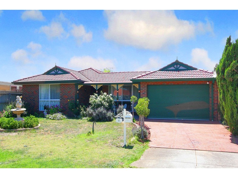 4 Landau Court, Taylors Lakes VIC 3038