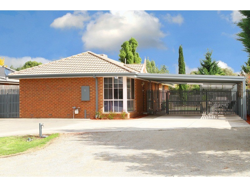 5 Dairy Close, Sydenham VIC 3037