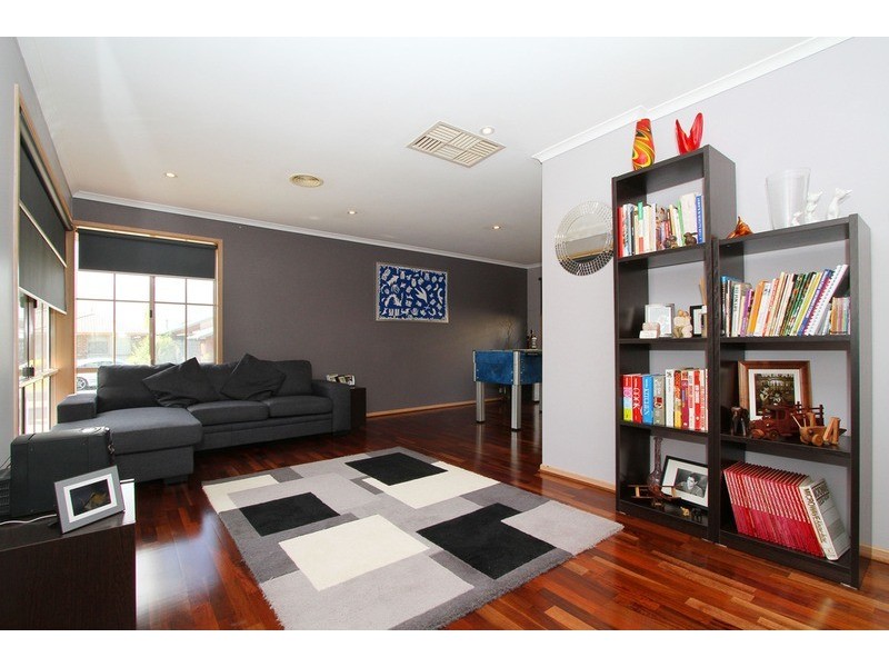 5 Dairy Close, Sydenham VIC 3037