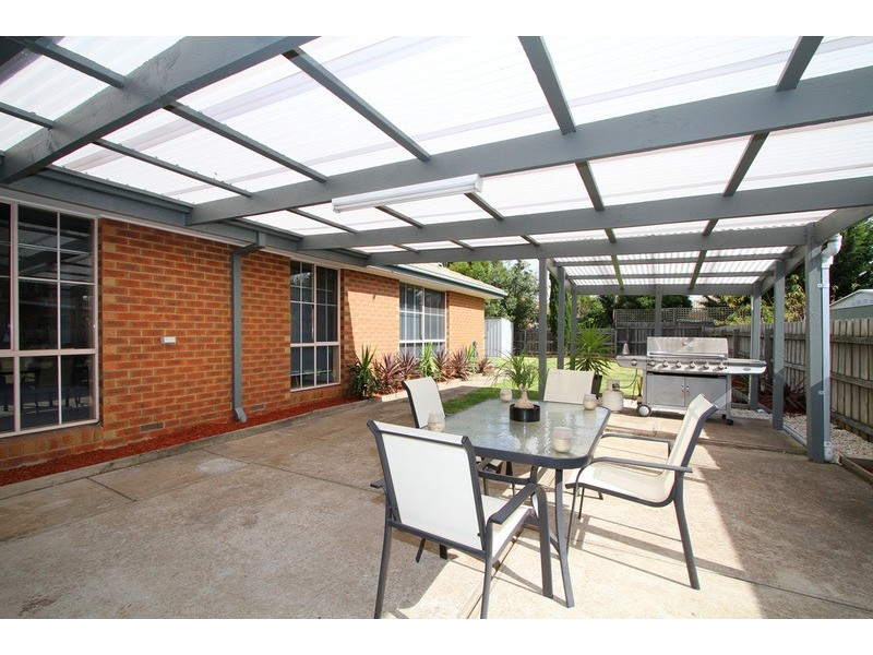 5 Dairy Close, Sydenham VIC 3037