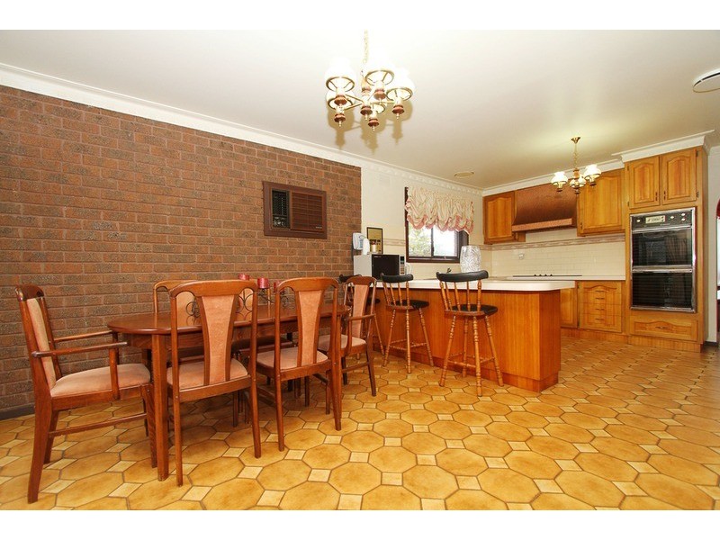 11 Munich Drive, Keilor Downs VIC 3038