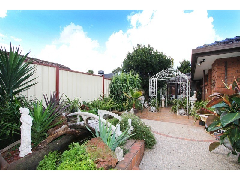 11 Munich Drive, Keilor Downs VIC 3038