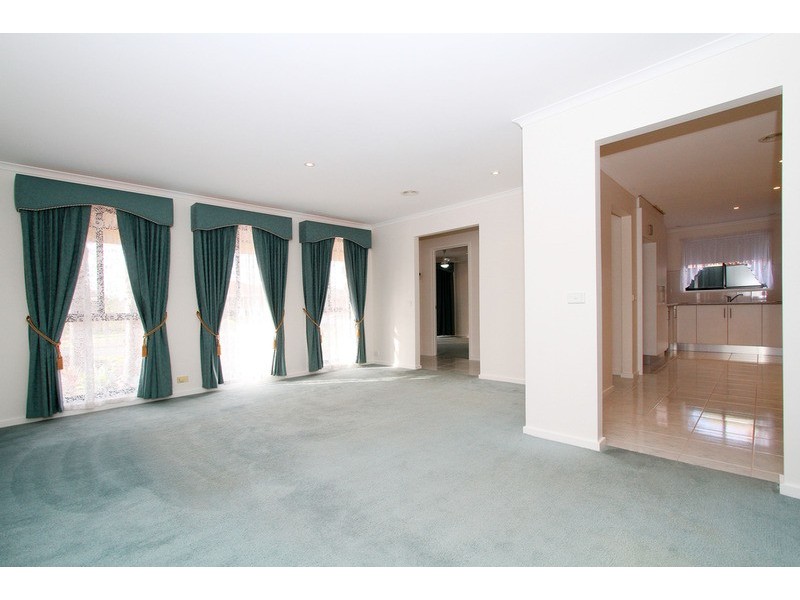 19 Penzance Place, Sydenham VIC 3037