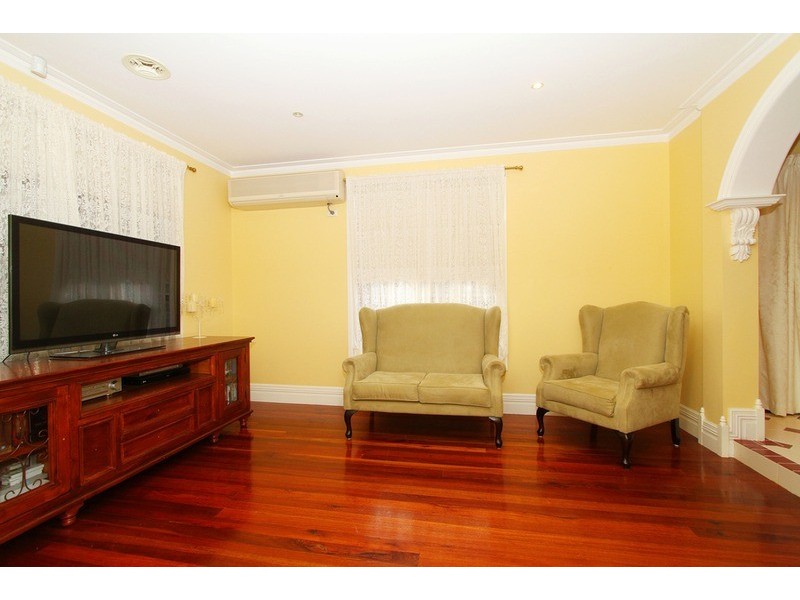 15 Hepburn Place, Sydenham VIC 3037