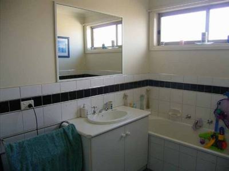 4/48 Trickey Avenue, Sydenham VIC 3037