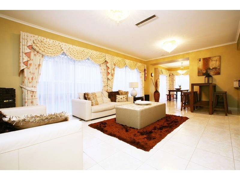 5 Drysdale Avenue, Taylors Lakes VIC 3038