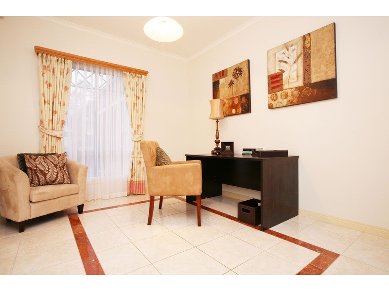 5 Drysdale Avenue, Taylors Lakes VIC 3038