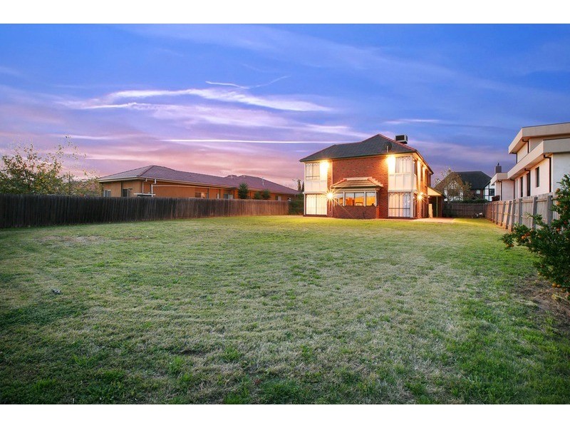 5 Drysdale Avenue, Taylors Lakes VIC 3038