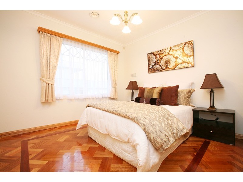 5 Drysdale Avenue, Taylors Lakes VIC 3038