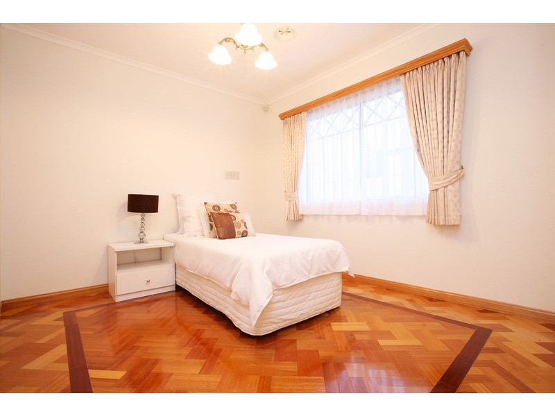 5 Drysdale Avenue, Taylors Lakes VIC 3038