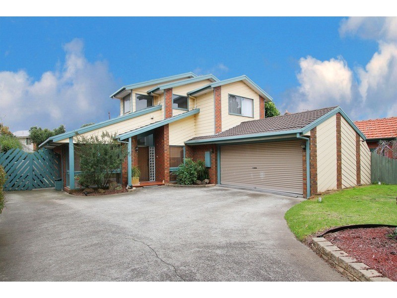14 Messina Crescent, Taylors Lakes VIC 3038