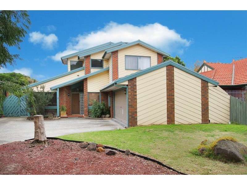 14 Messina Crescent, Taylors Lakes VIC 3038