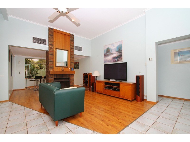14 Messina Crescent, Taylors Lakes VIC 3038