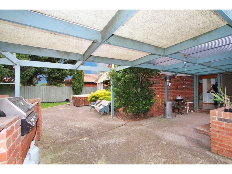 14 Messina Crescent, Taylors Lakes VIC 3038