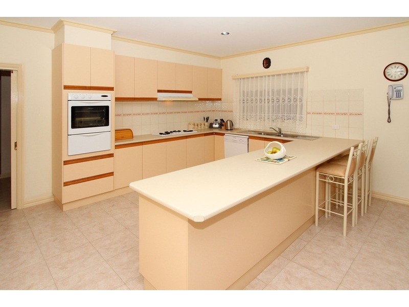 21 Bungarim Wynd, Sydenham VIC 3037