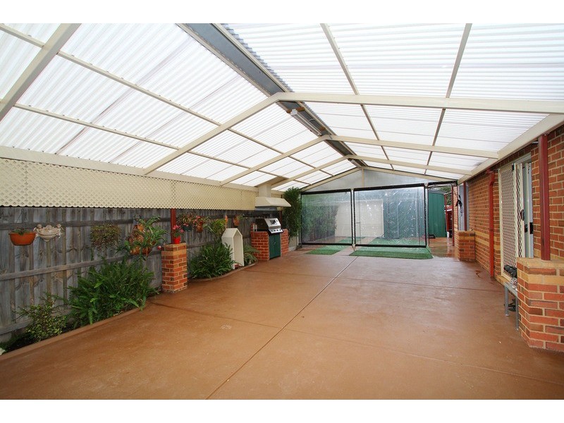 21 Bungarim Wynd, Sydenham VIC 3037