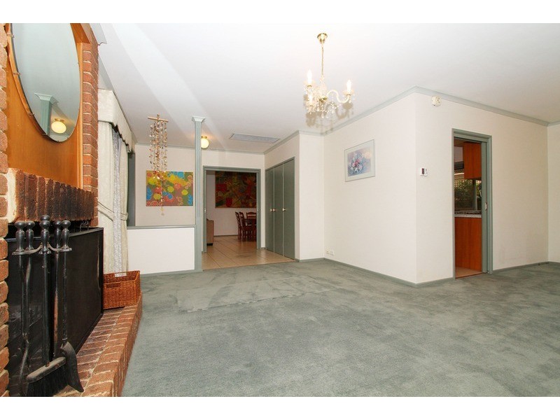 13 Laguna Close, Taylors Lakes VIC 3038