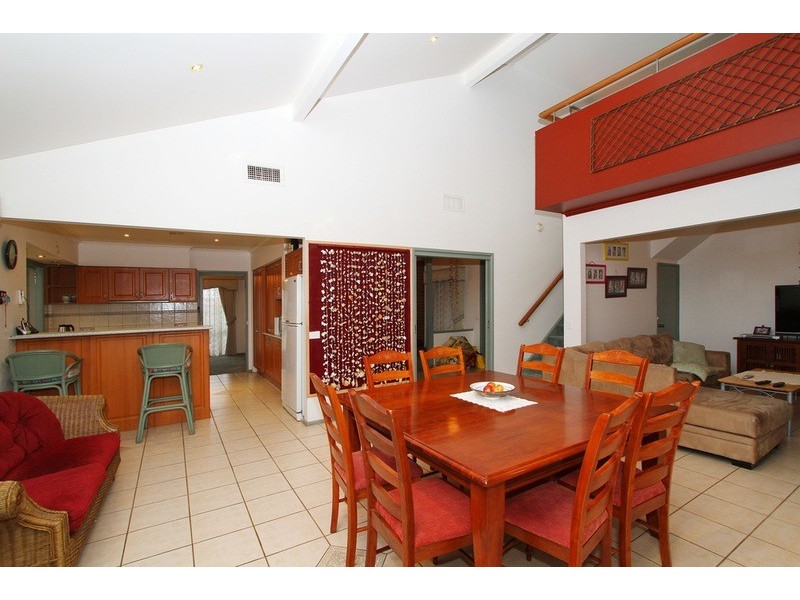 13 Laguna Close, Taylors Lakes VIC 3038