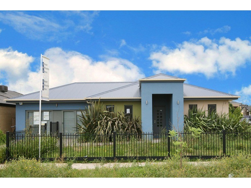 17 Kirribilli Boulevard, Taylors Hill VIC 3037