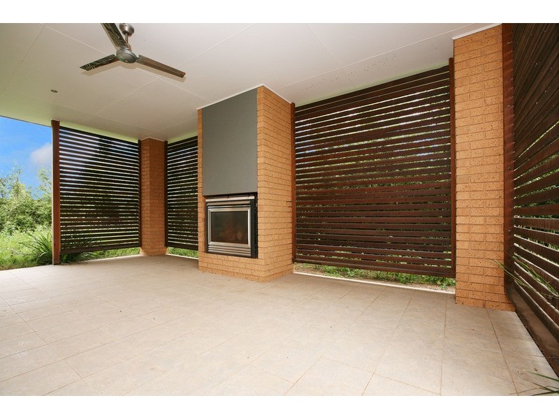 17 Kirribilli Boulevard, Taylors Hill VIC 3037