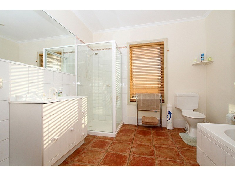 7 Wellington Drive, Hillside VIC 3037