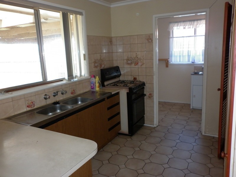 8 Angelique Grove, Albanvale VIC 3021