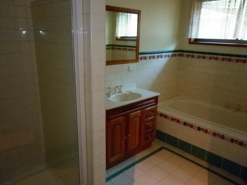 15 Carrington Drive, Sydenham VIC 3037