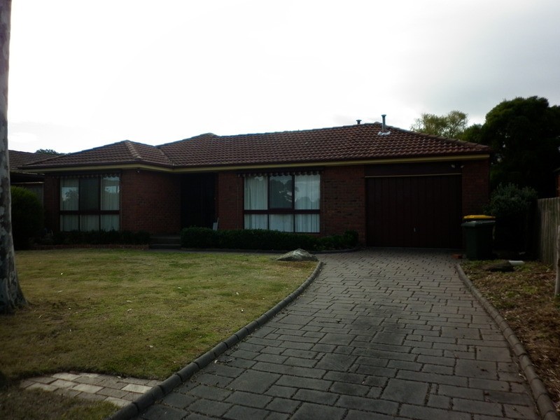 6 Ayers Court, Taylors Lakes VIC 3038