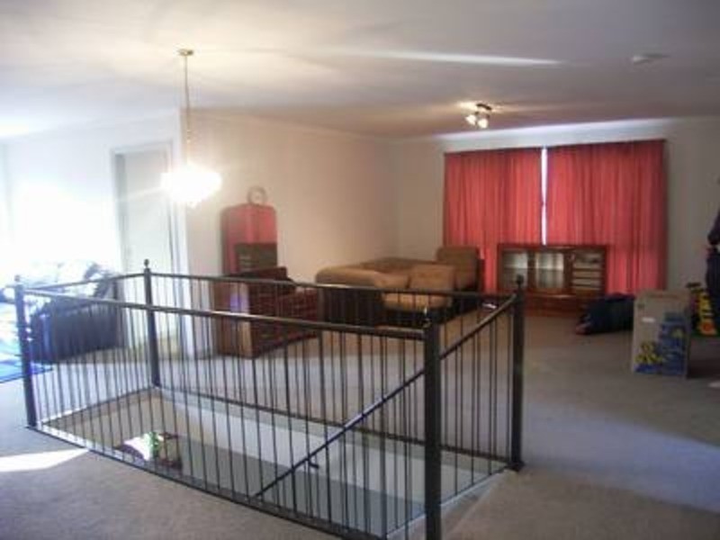 18 Queens Parade, Hillside VIC 3037