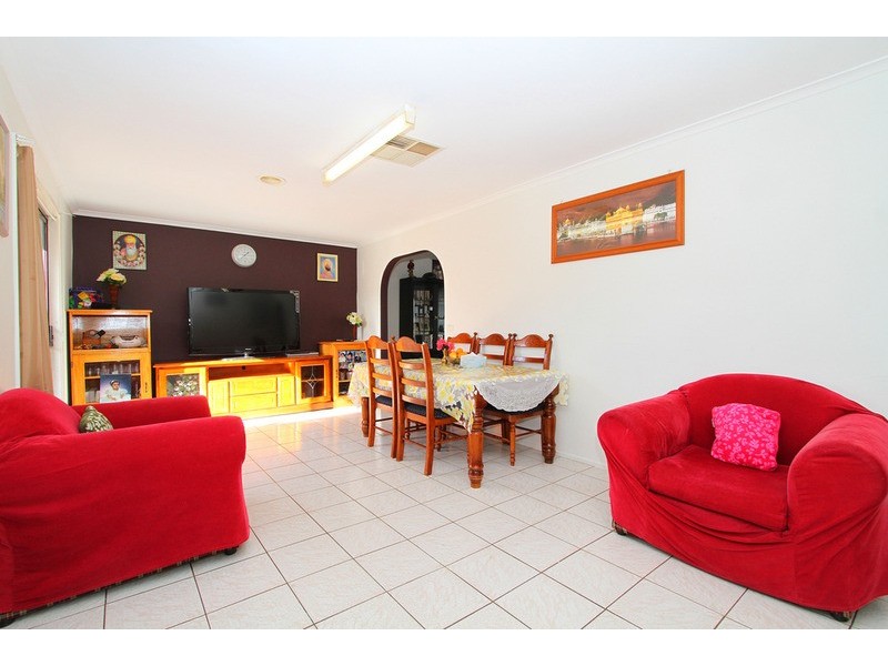 10 Kingfisher Court, Kings Park VIC 3021