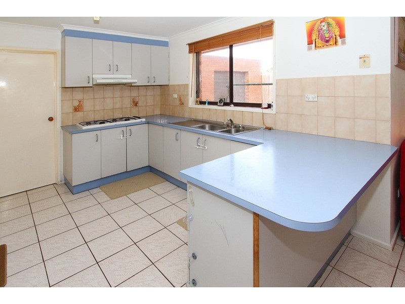 10 Kingfisher Court, Kings Park VIC 3021