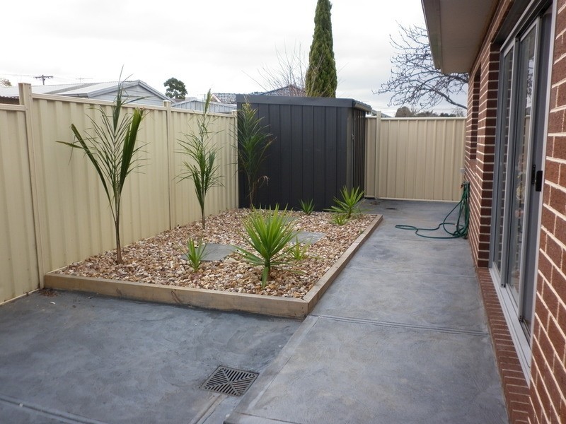 2/75 Ivanhoe Street, St Albans VIC 3021